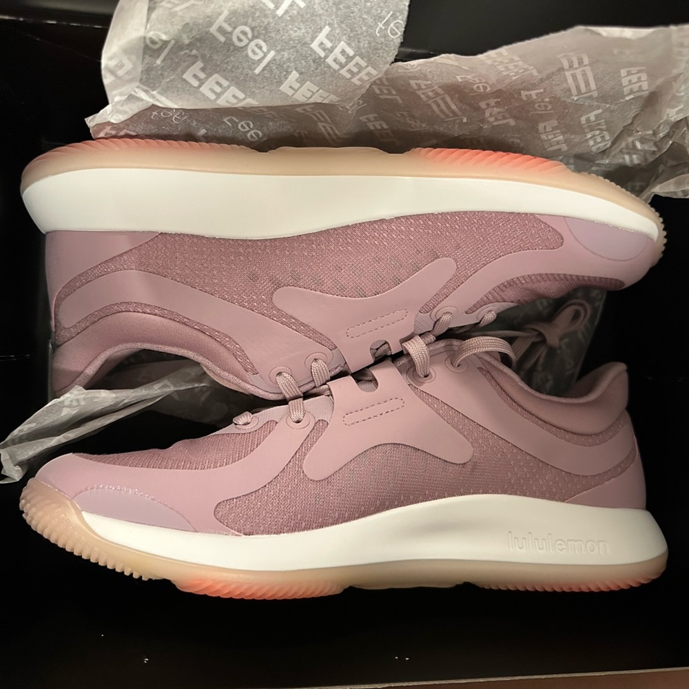 New Lululemon Strongfeel Women’s Training Shoe size 8